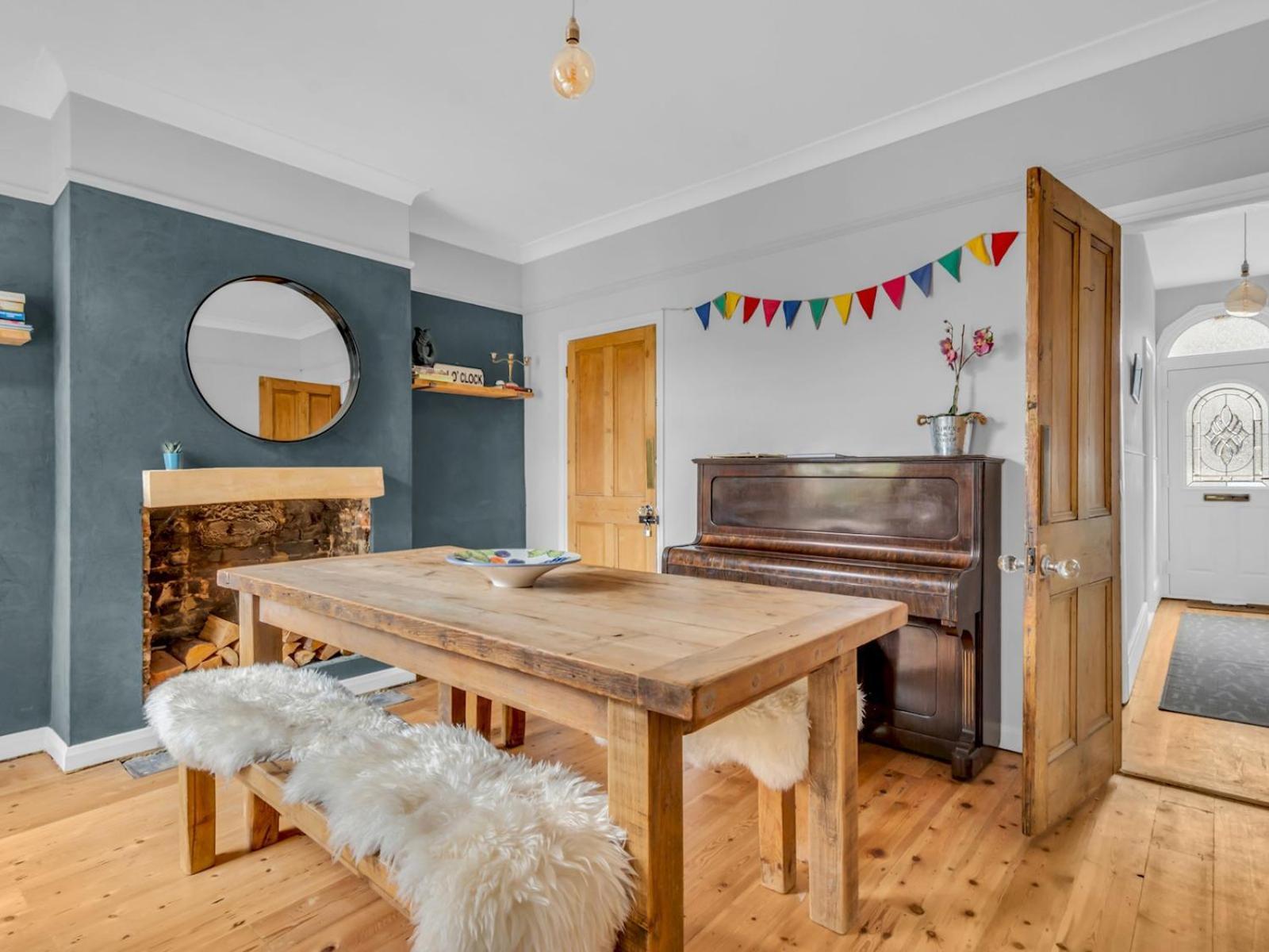 Spacious Whistable Haven Pass The Keys Whitstable